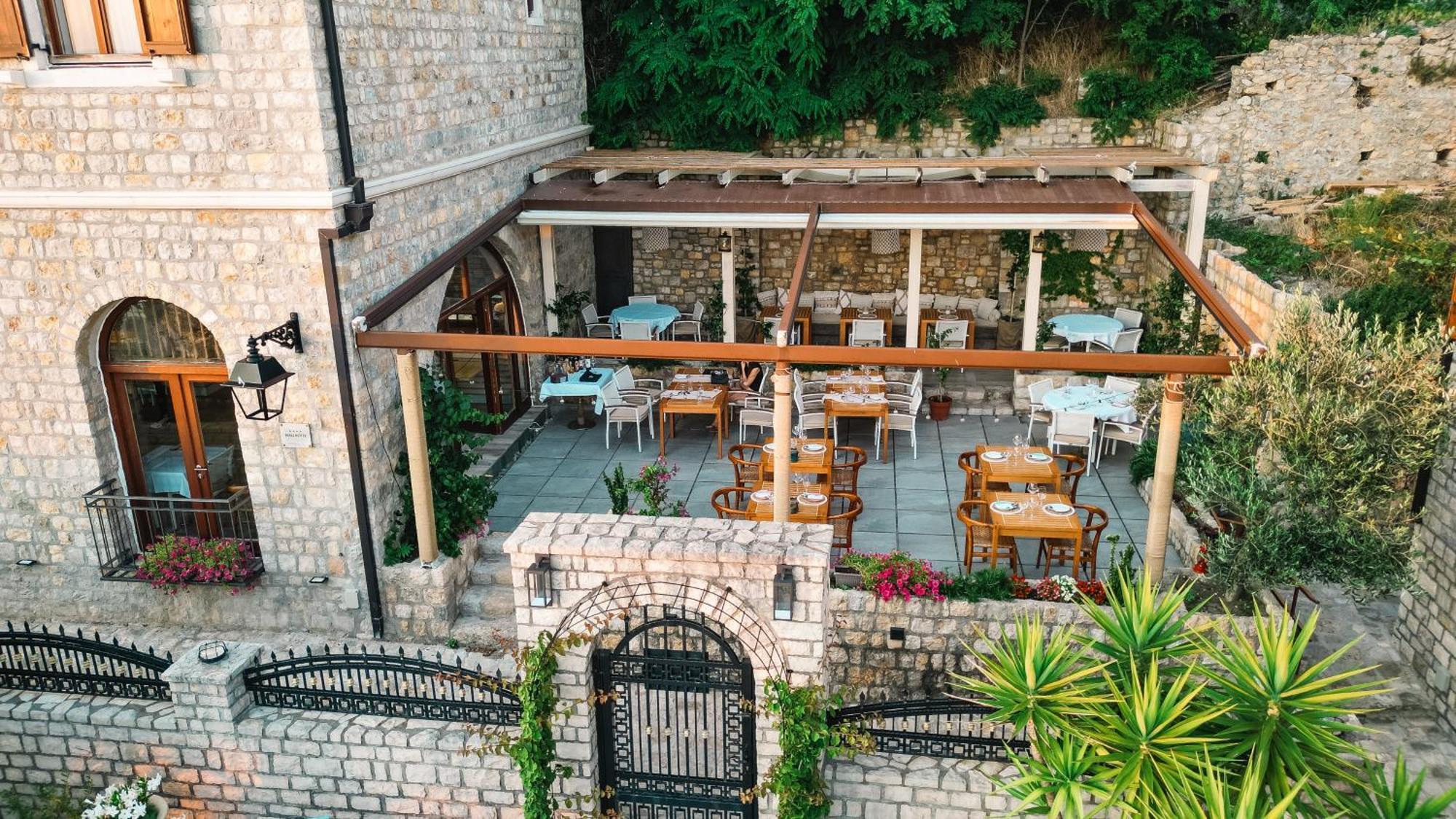 Hotel Pirate Old Town Ulcinj Eksteriør billede