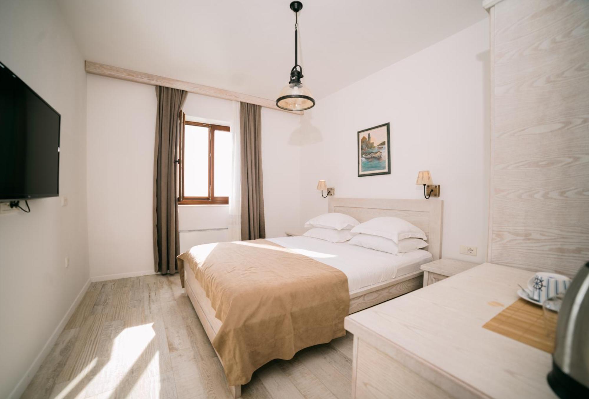 Hotel Pirate Old Town Ulcinj Eksteriør billede